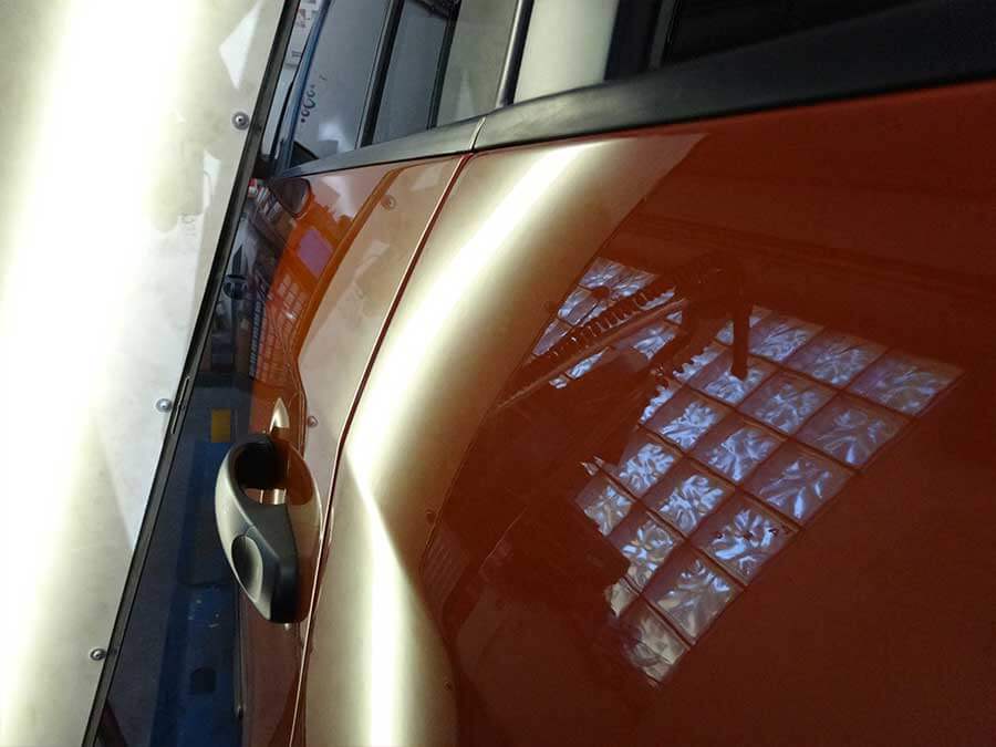 Delle in Fahrzeugtür - Dellen-Reparatur mit Smart-Repair - RS Car Cosmetics